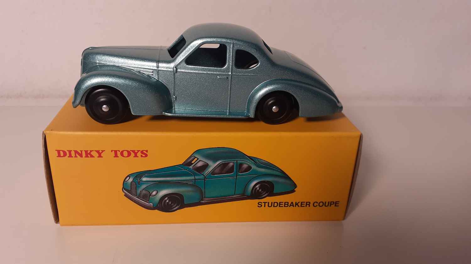 Studebaker coupé bleu/vert? Dinky-Toys (Editions Atlas)