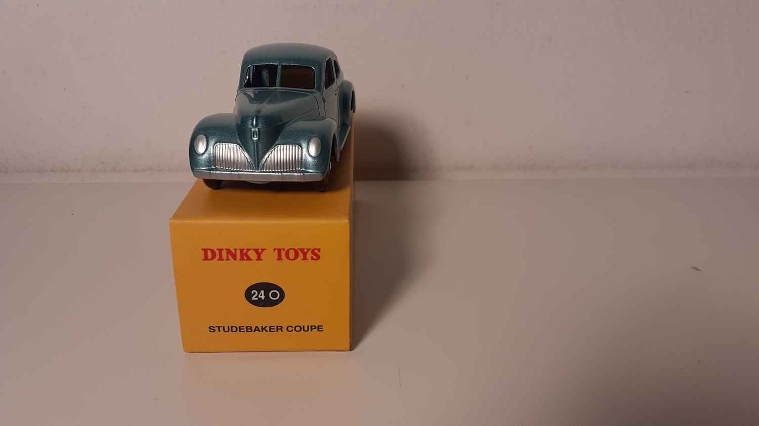 Studebaker coupé bleu/vert? Dinky-Toys (Editions Atlas)