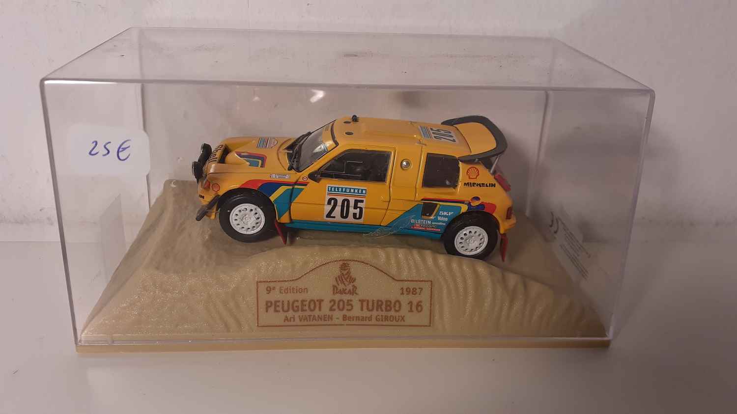 Peugeot 205 Turbo 16 N°205 jaune (rallye Paris-Dakar 1987)