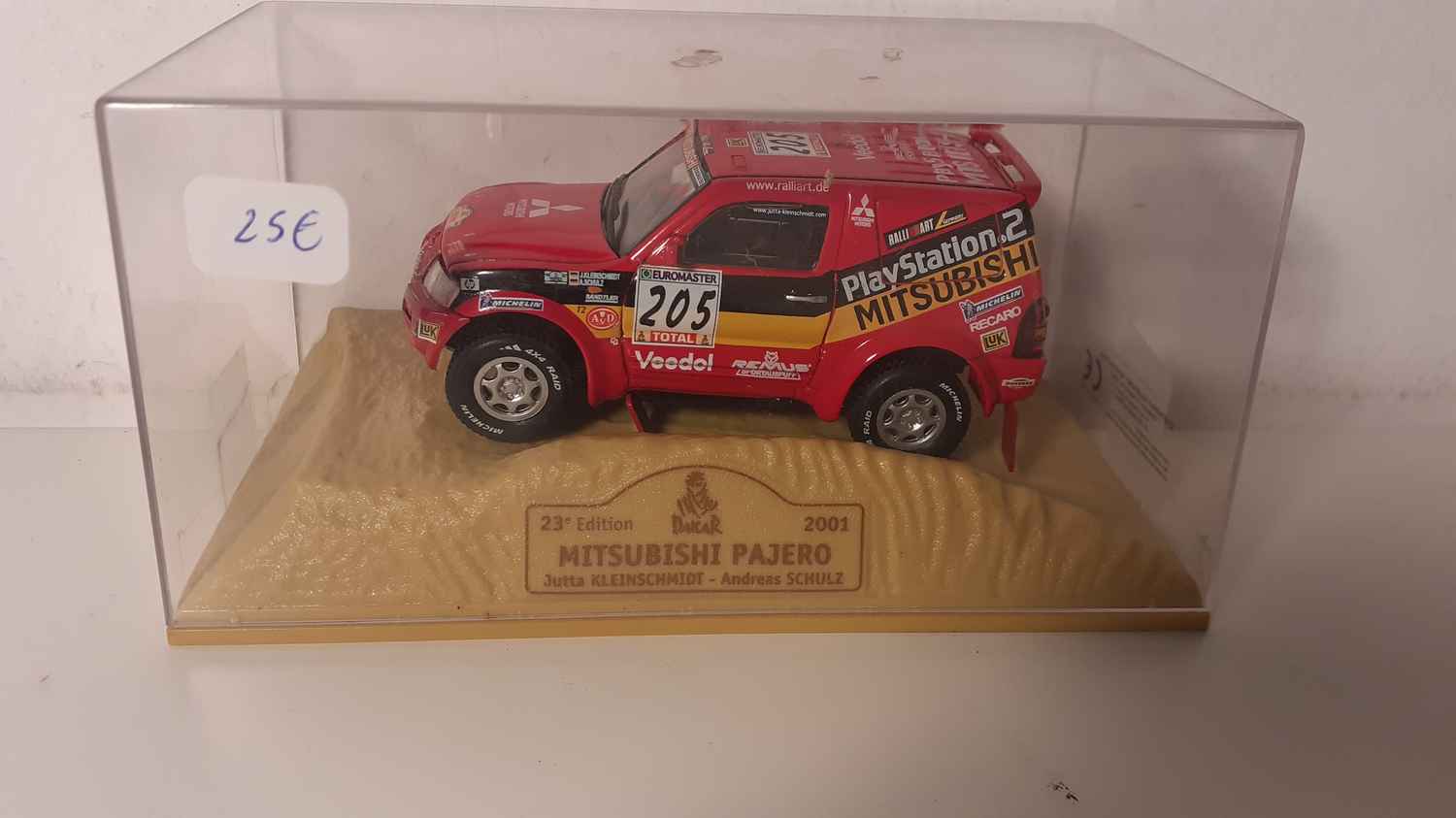 Mitsubishi Pajéro N°205 (rallye Paris-Dakar 2001)