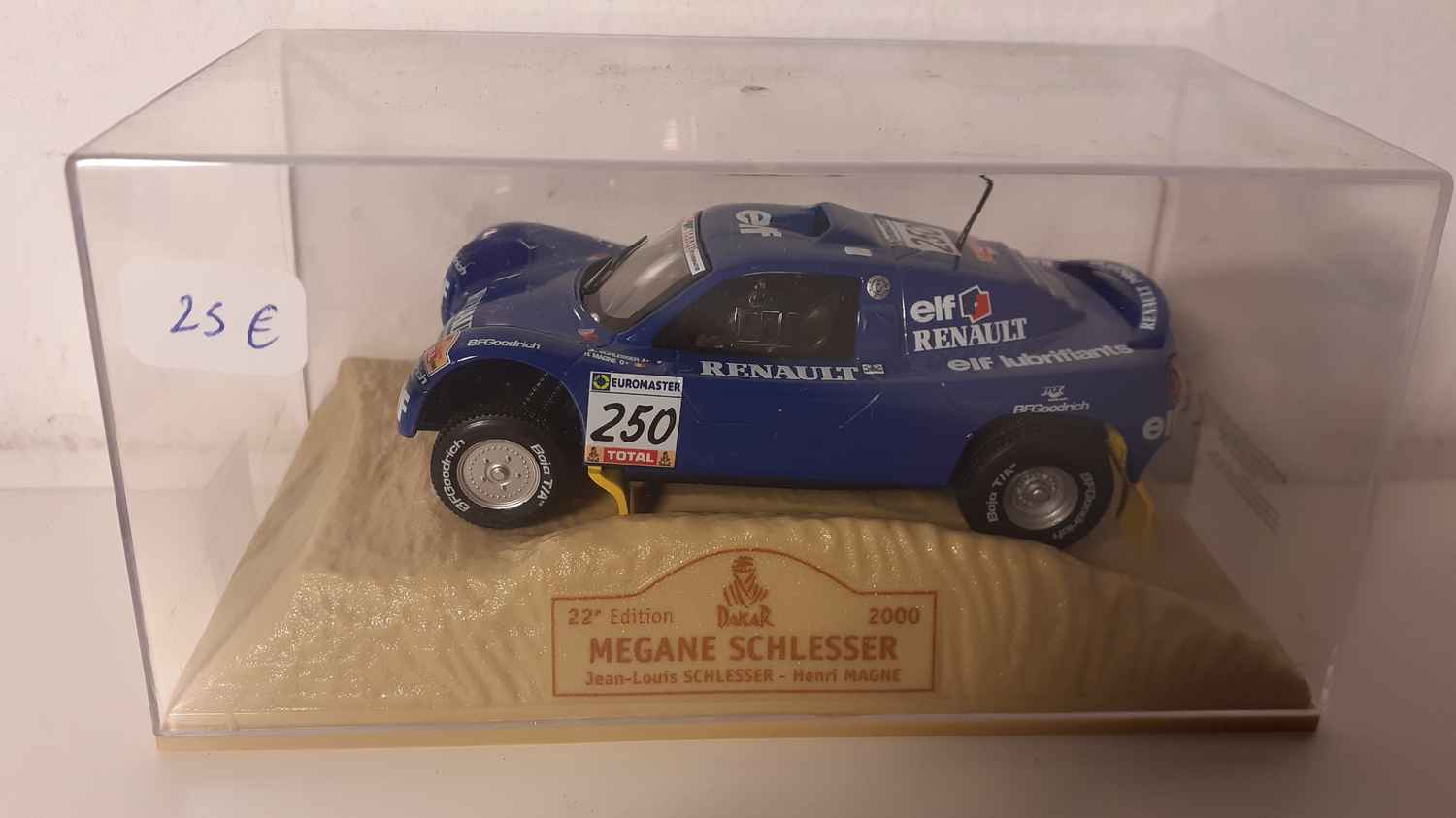 Renault Mégane Schlesser N°250 (rallye Paris-Dakar 2000)