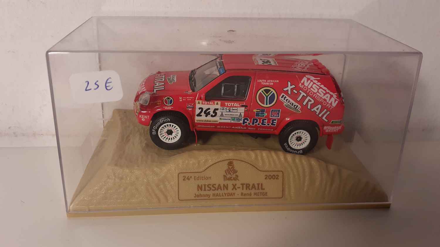 Nissan X-Trail N°245 (rallye Paris-Dakar 2002)