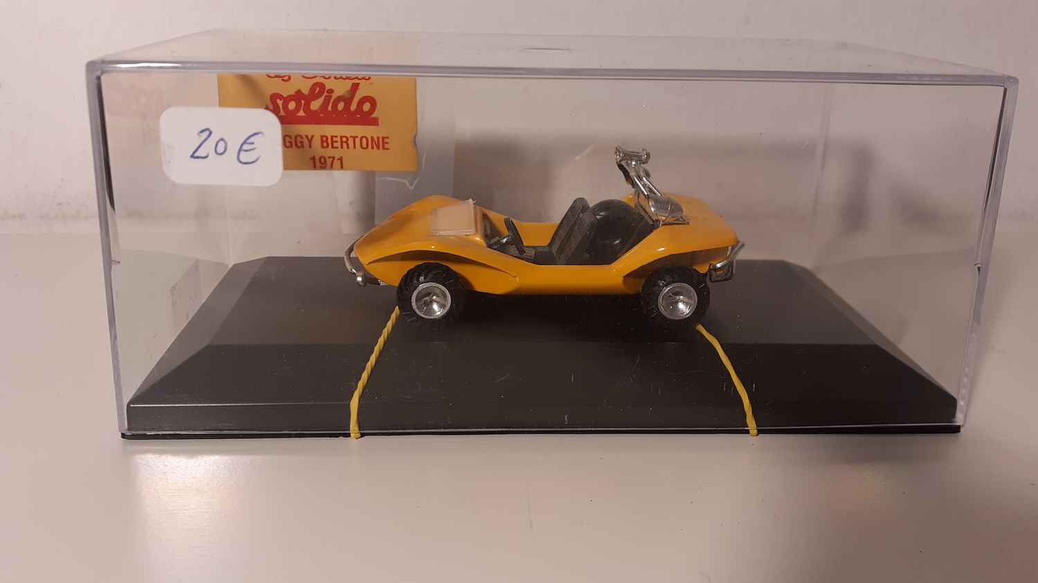 Buggy Bertone jaune de 1971