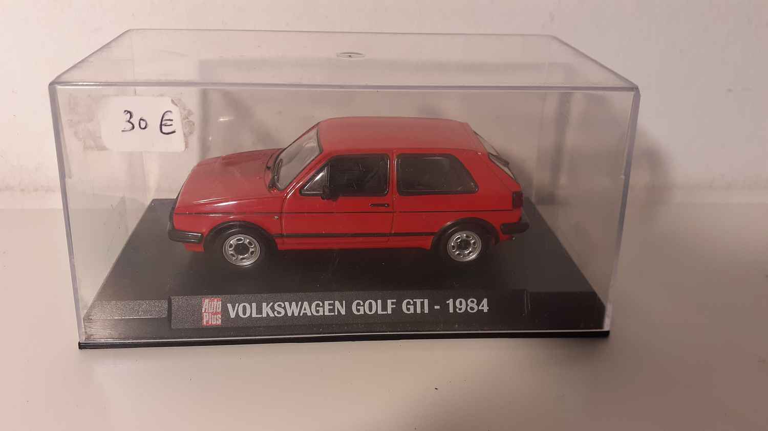 Volkswagen Golf GTI rouge de 1984 (Auto Plus)