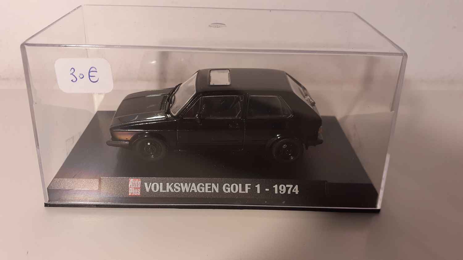 Volkswagen GOLF 1 noire de 1974 (Auto Plus)