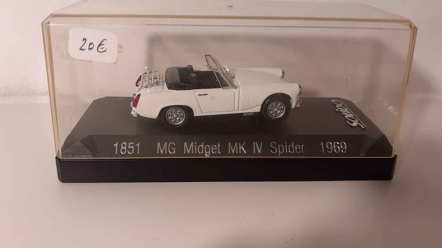 MG Midget MK4 Spider blanche de 1969 (Solido référence 1851)