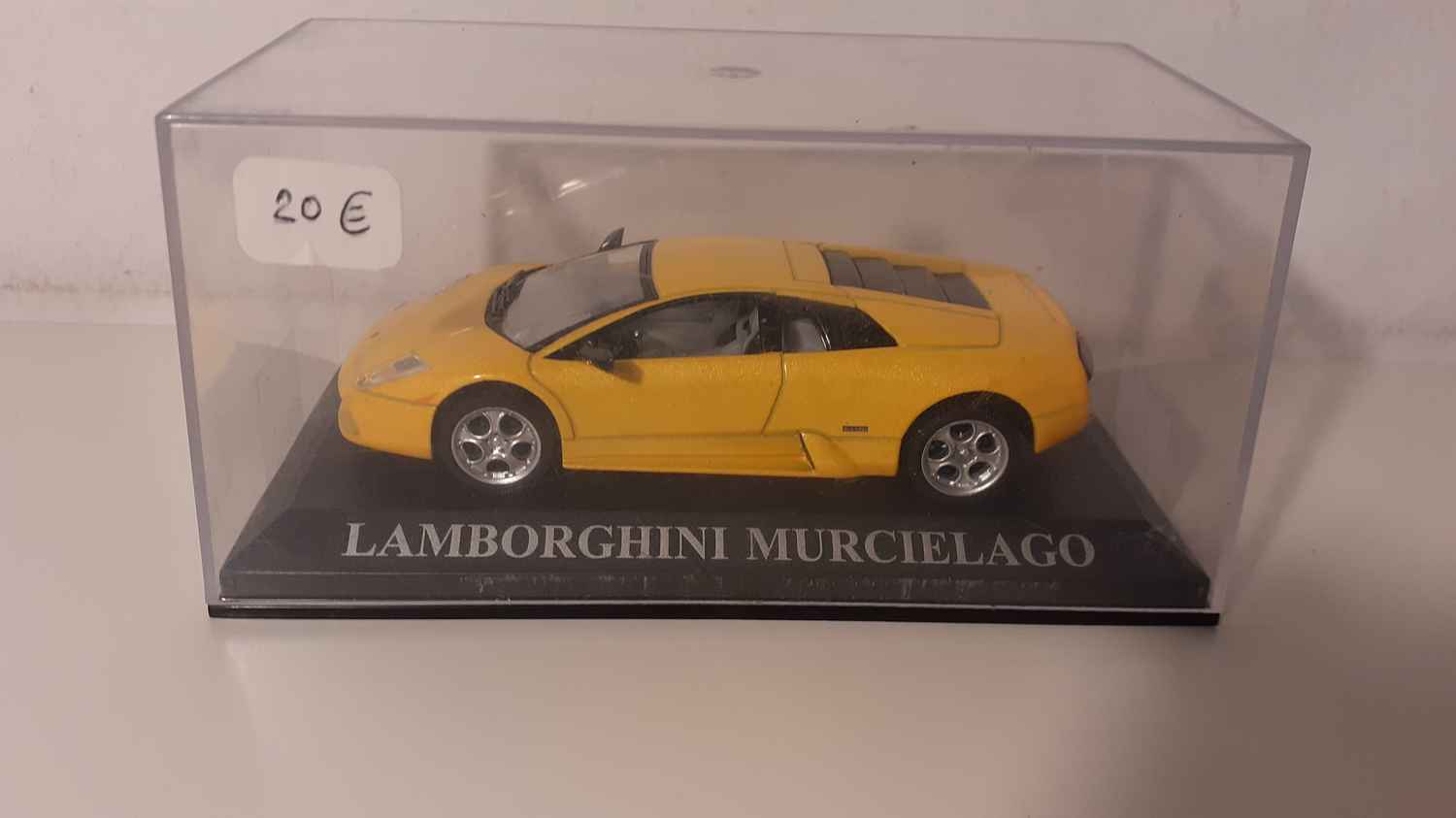 Lamborghini Murcielago jaune