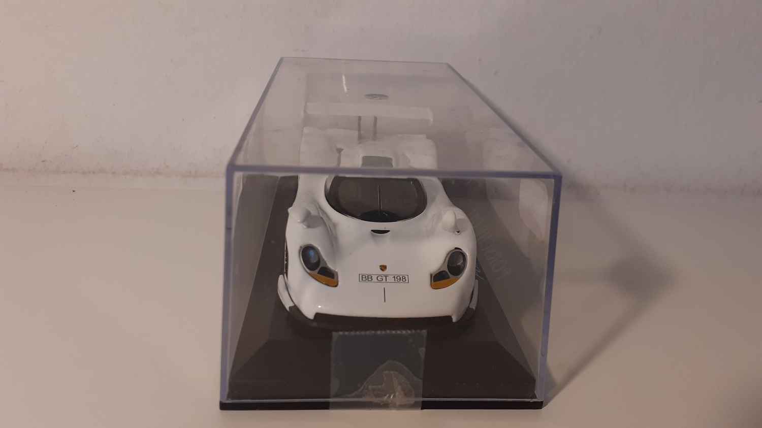 Porsche GT1 blanche