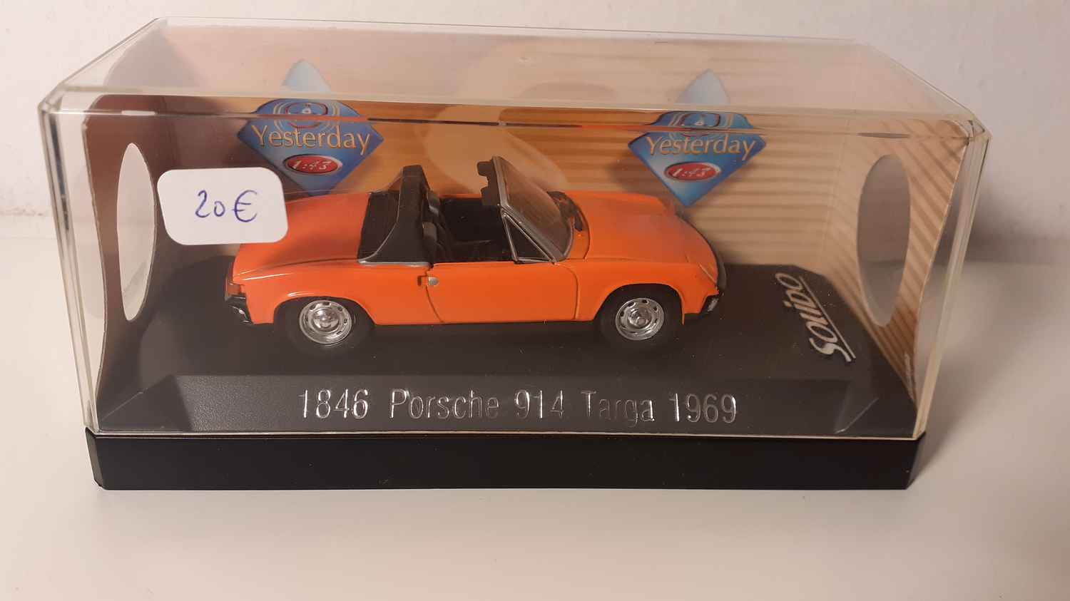 Porsche 914 Targa orange de 1969 (Solido référence 1846)