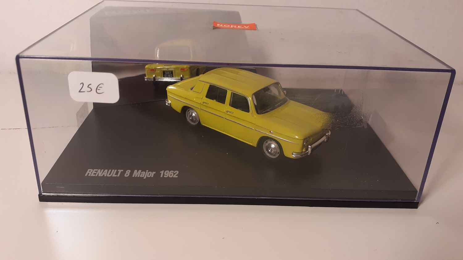 Renault 8 Major jaune de 1962 (Norev)