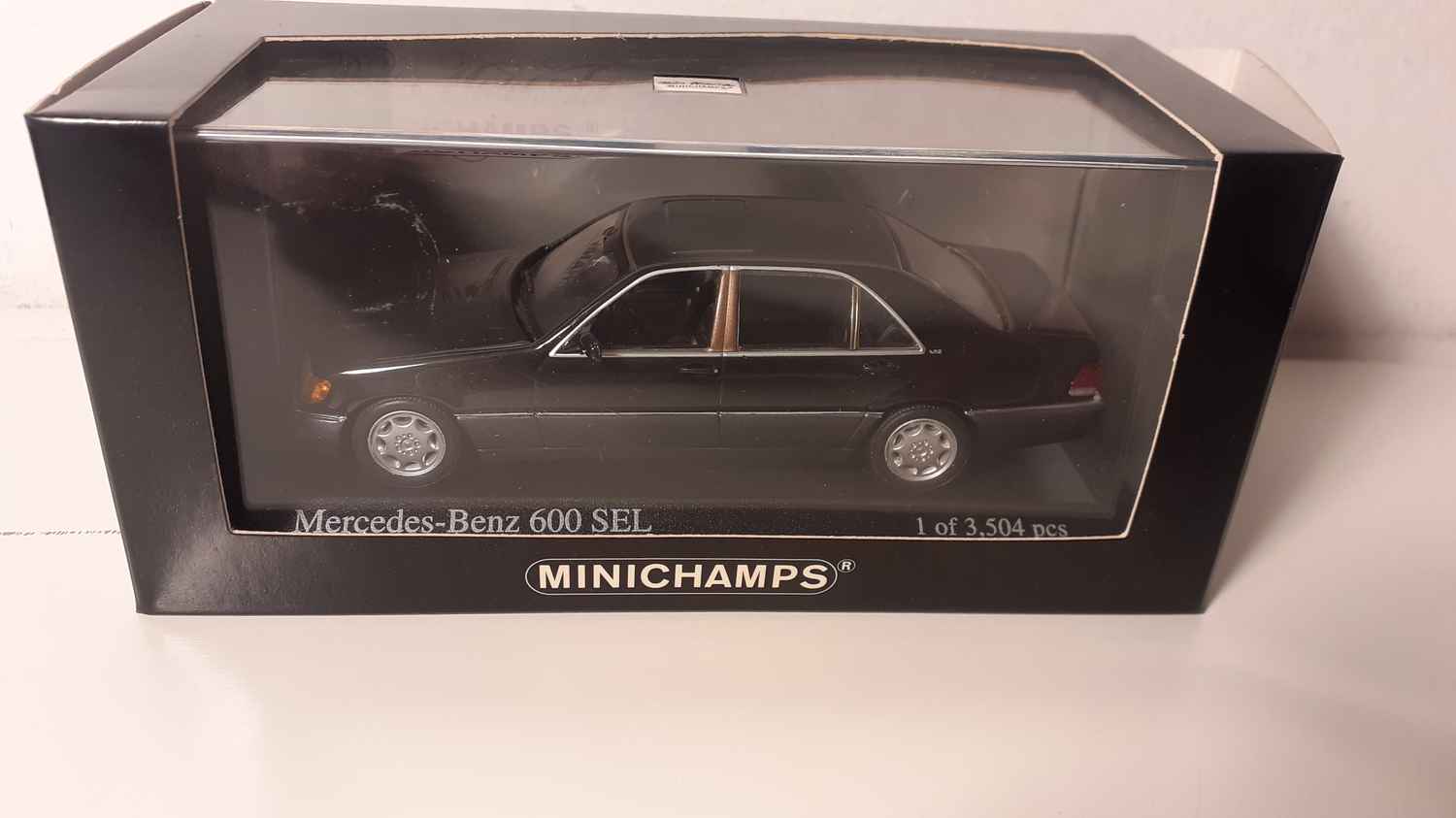 Mercedes-Benz 600 SEL noire de 1991 (MINICHAMPS  référence 400 035400)