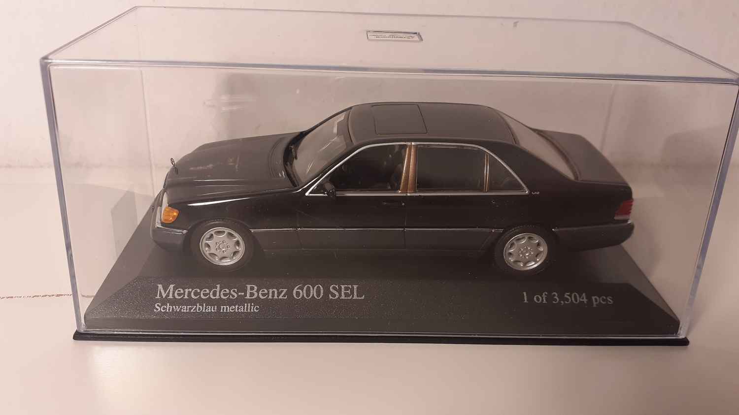 Mercedes-Benz 600 SEL noire de 1991 (MINICHAMPS  référence 400 035400)