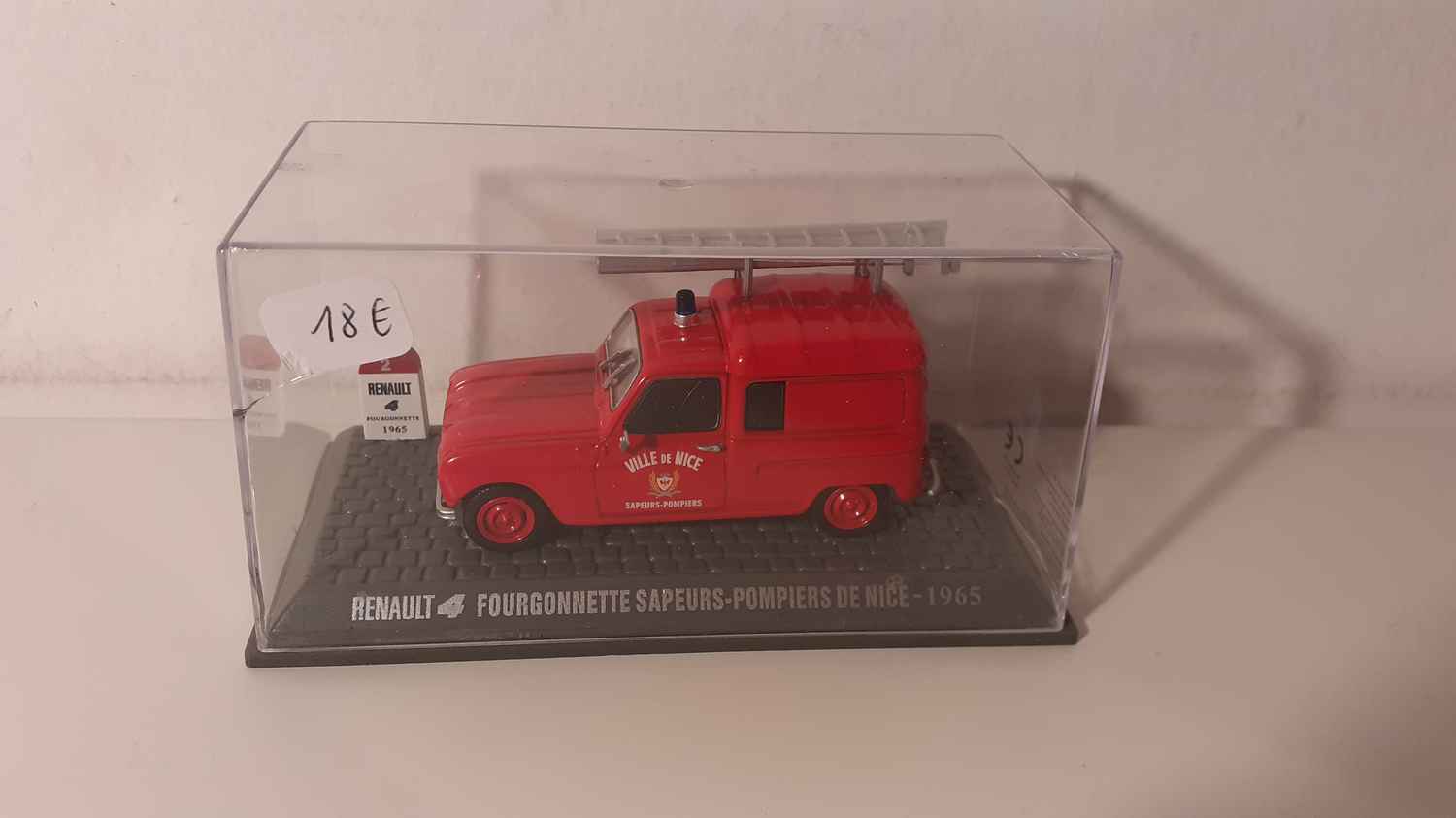 Renault 4 fourgonnette de 1965 sapeurs pompiers de Nice