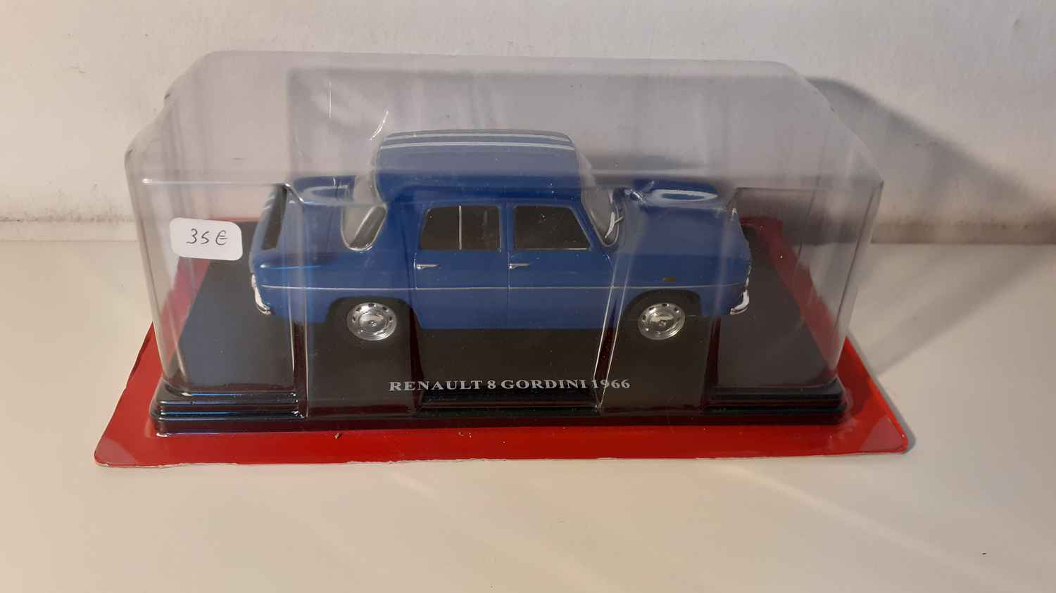 Renault 8 Gordini bleue de 1966 (échelle 1/24ème)