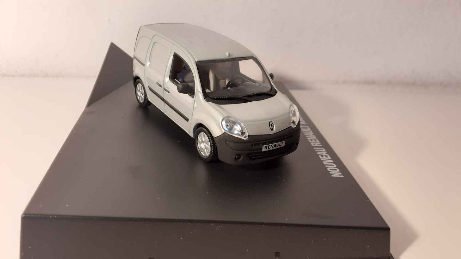 Renault Kangoo express grise (boite rectangle)