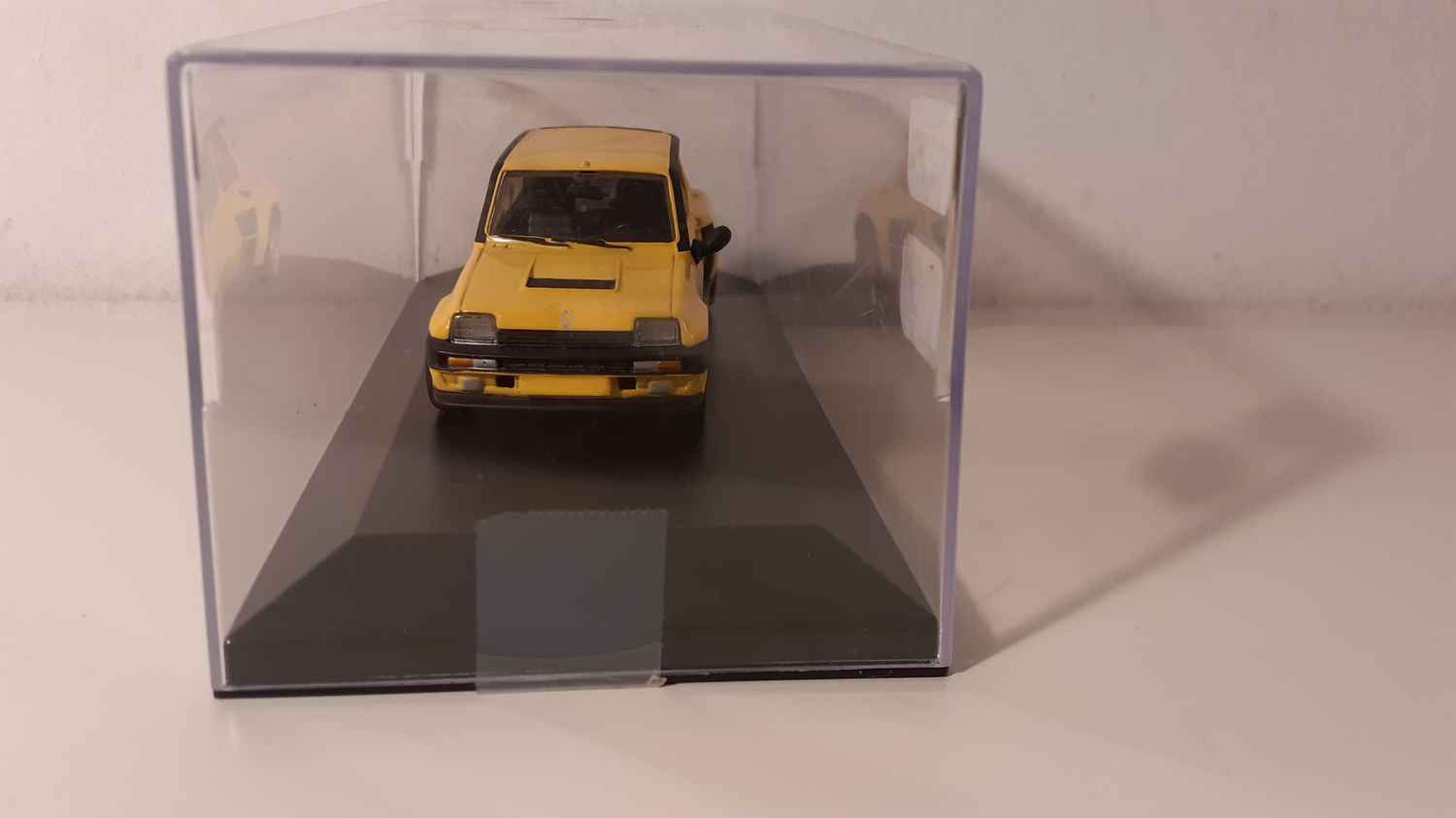 Renault 5 Turbo jaune (boite plexi)