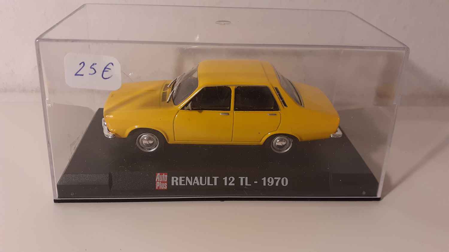 Renault 12 TL jaune de 1970