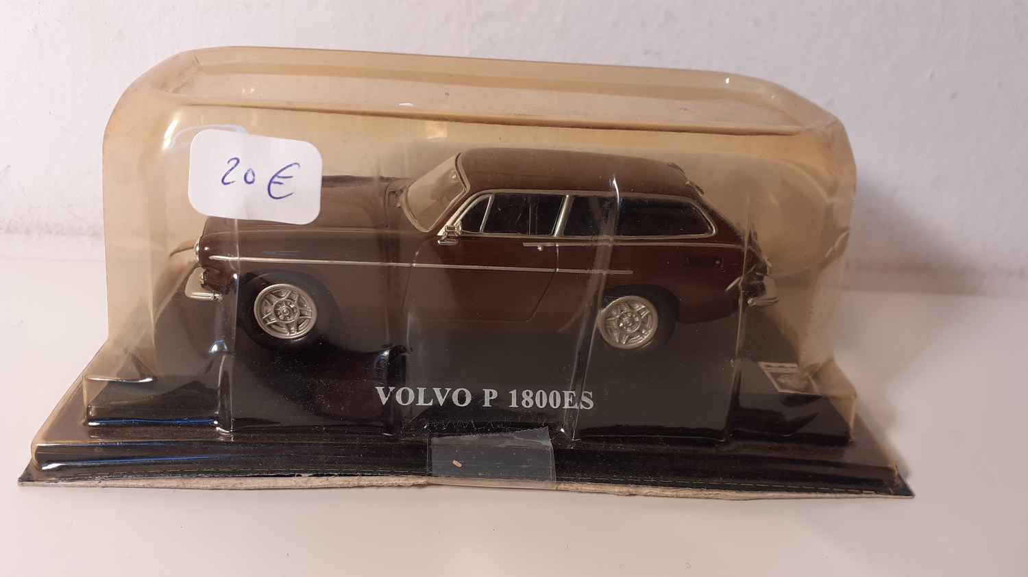 Volvo P 1800 ES marron