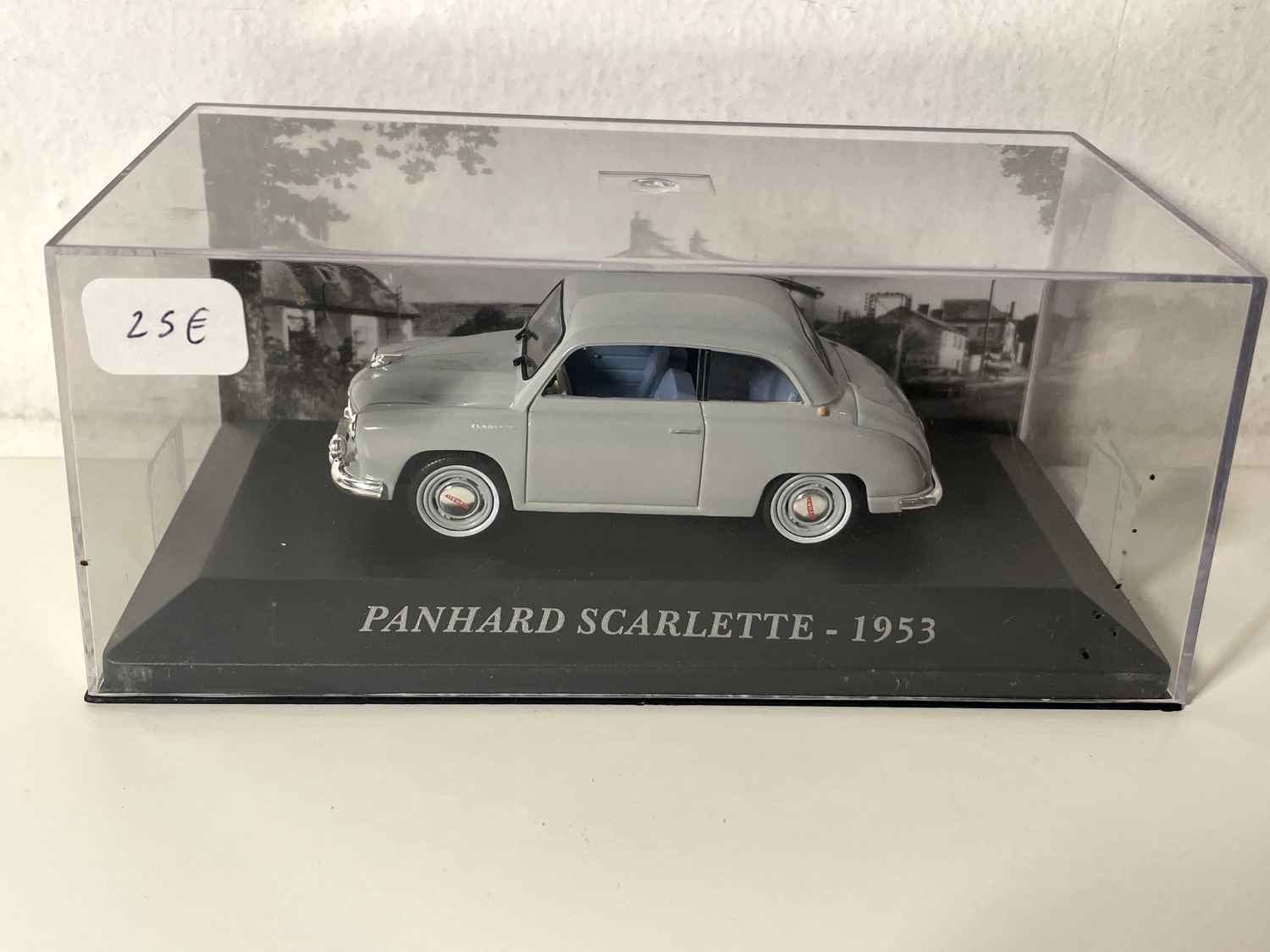 Panhard Scarlette grise de 1953