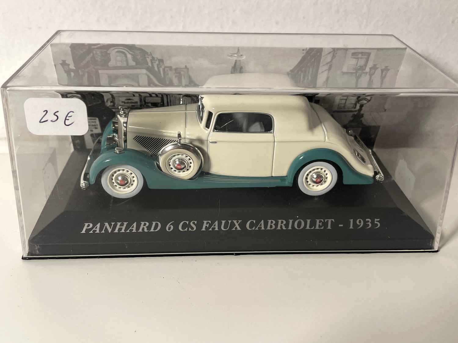 Panhard 6 CS faux cabriolet vert et crème de 1935