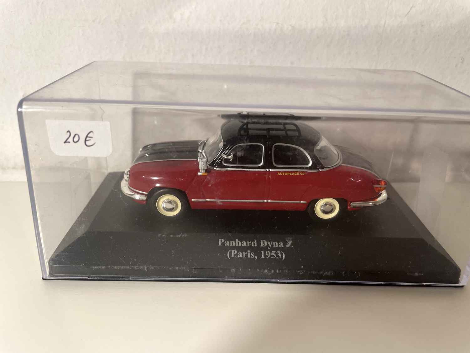 Panhard Dyna Z TAXI bordeaux et noir de 1953