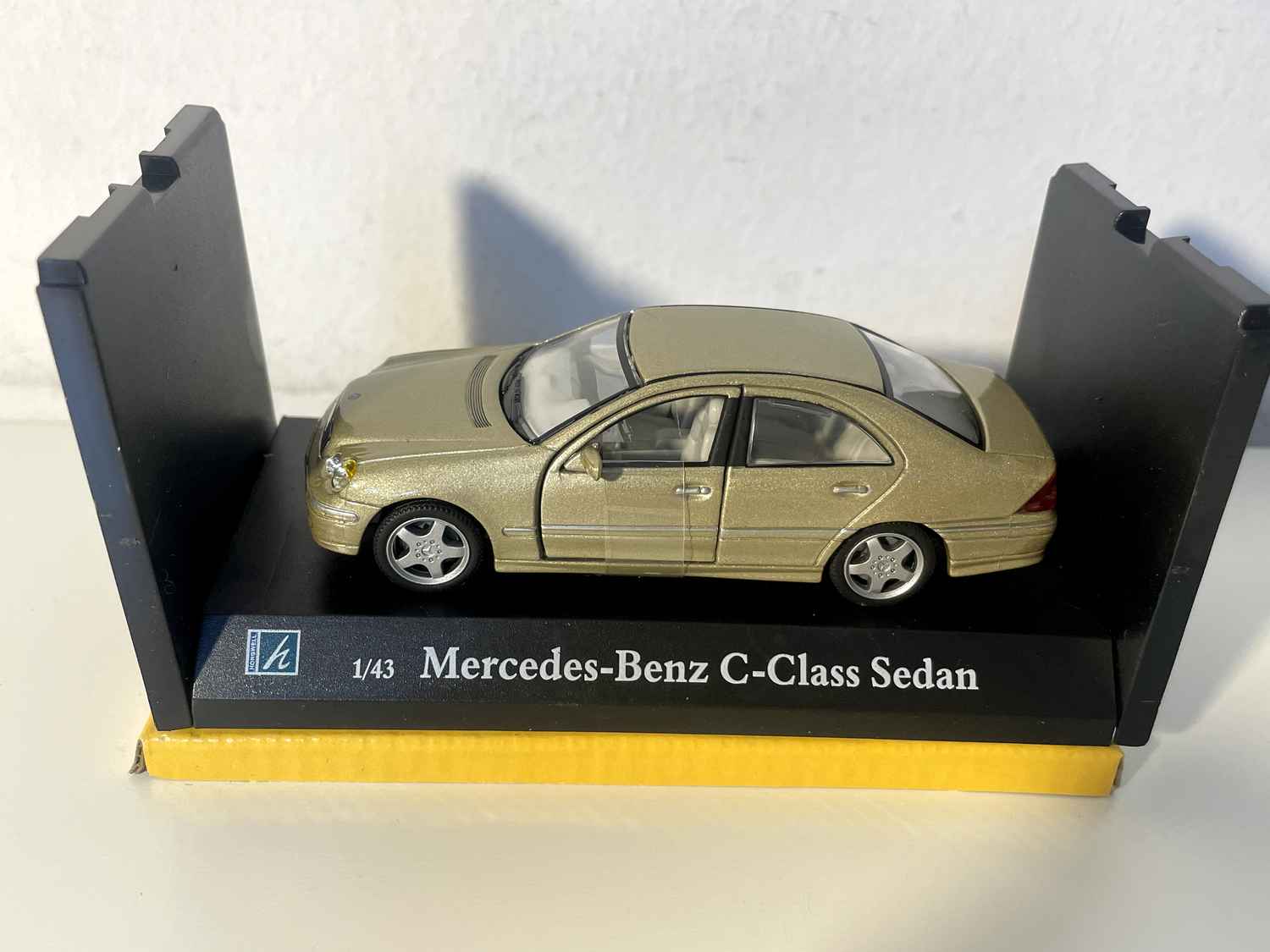 Mercedes-Benz C-Class Sedan marron claire