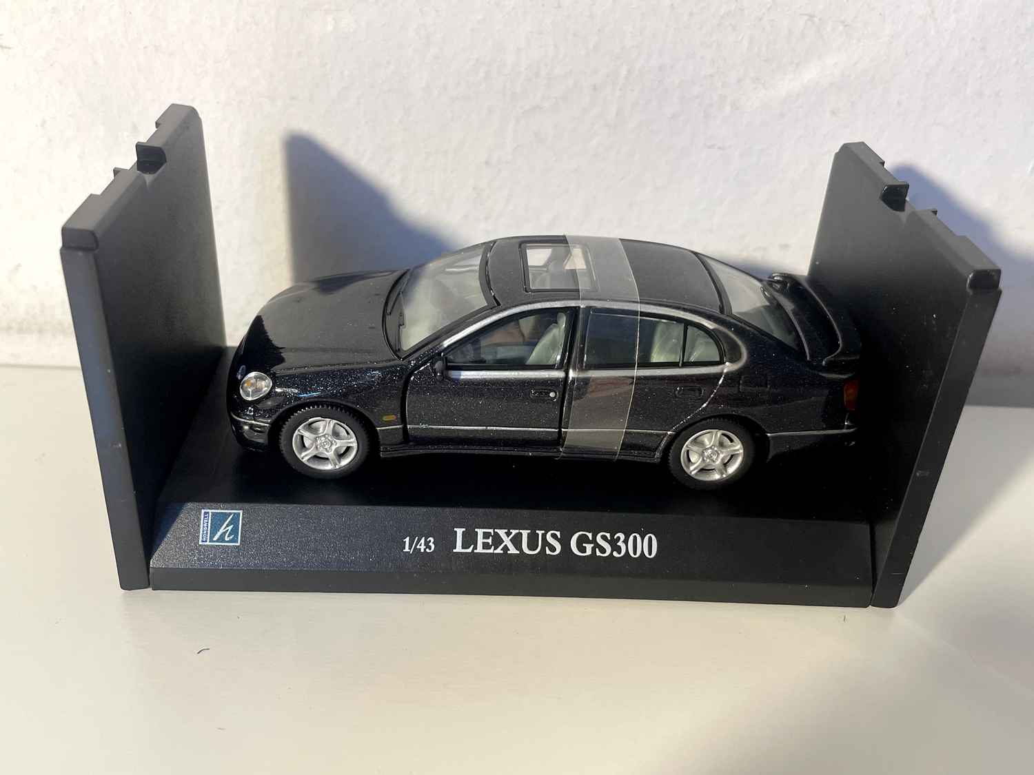 Toyota Lexus GS300 bleue très foncée