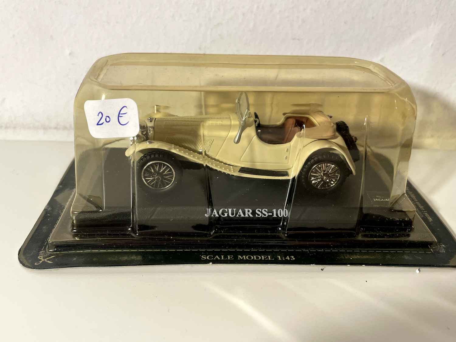 Jaguar SS-100 beige/crème