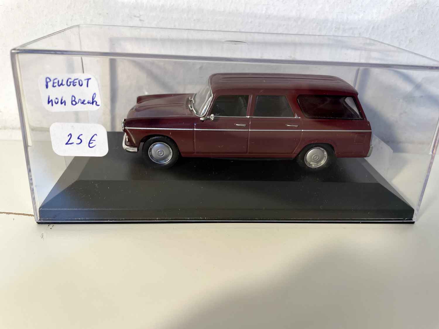 Peugeot 404 break bordeaux