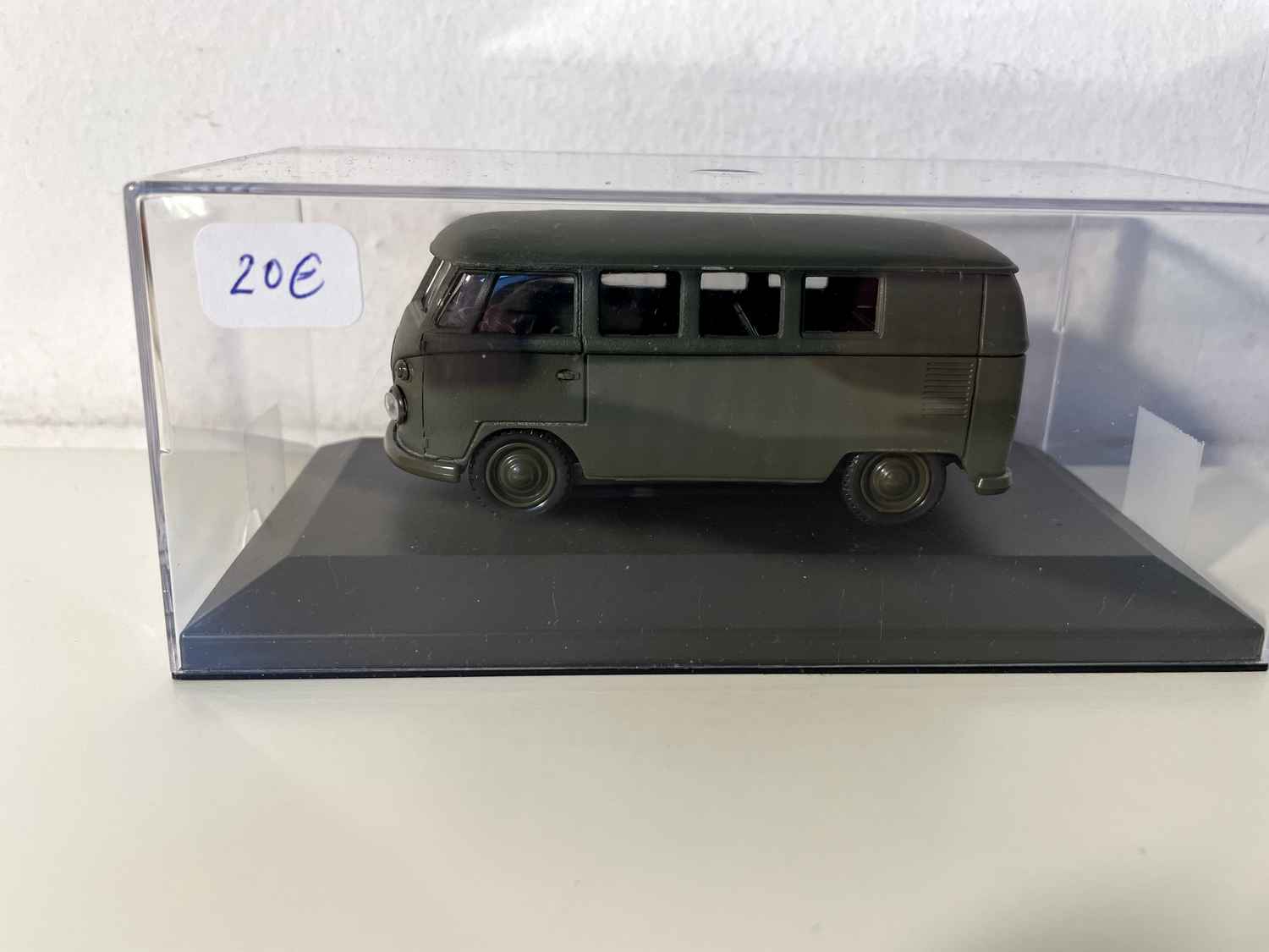 Combi Volkswagen militaire (collection Solido)