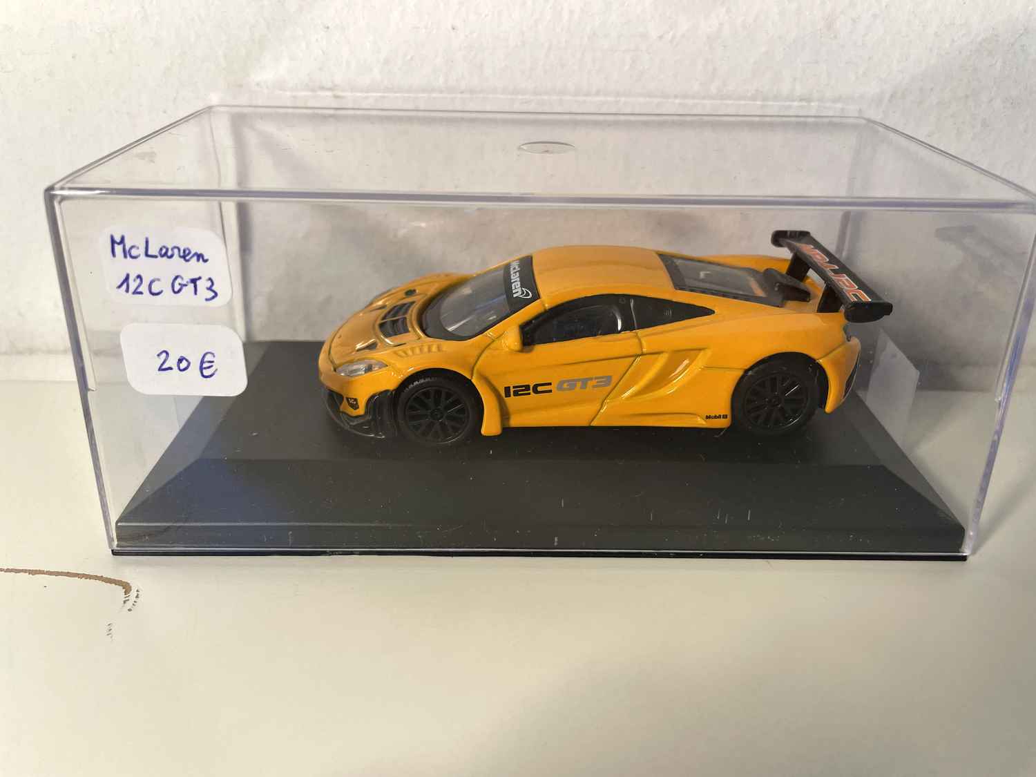 McLaren 12C GT3 orange