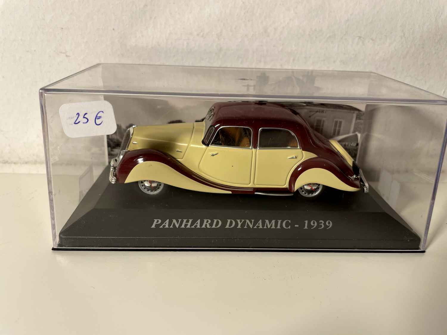 Panhard Dynamic bordeaux et beige de 1939