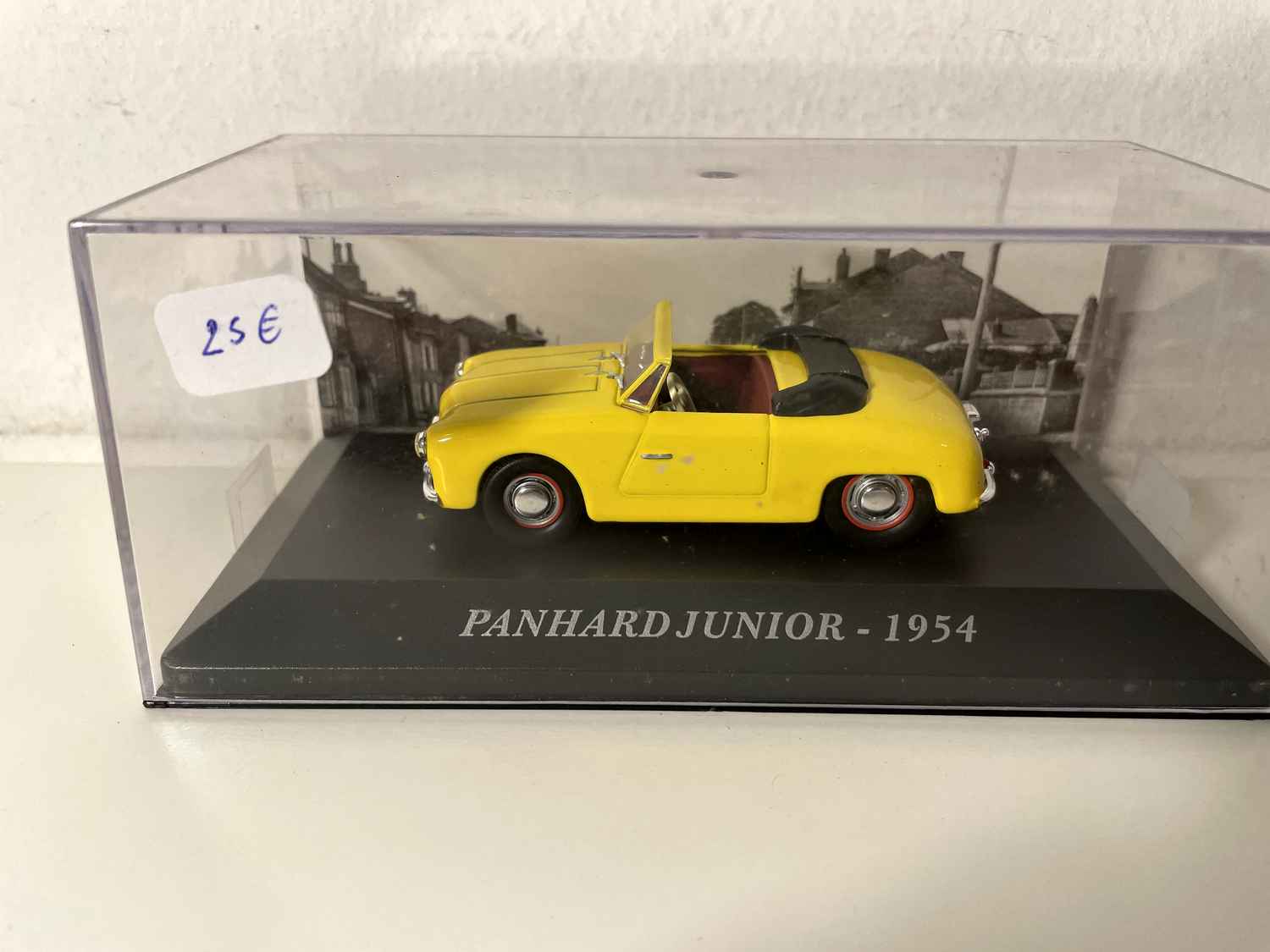 Panhard Junior jaune de 1954