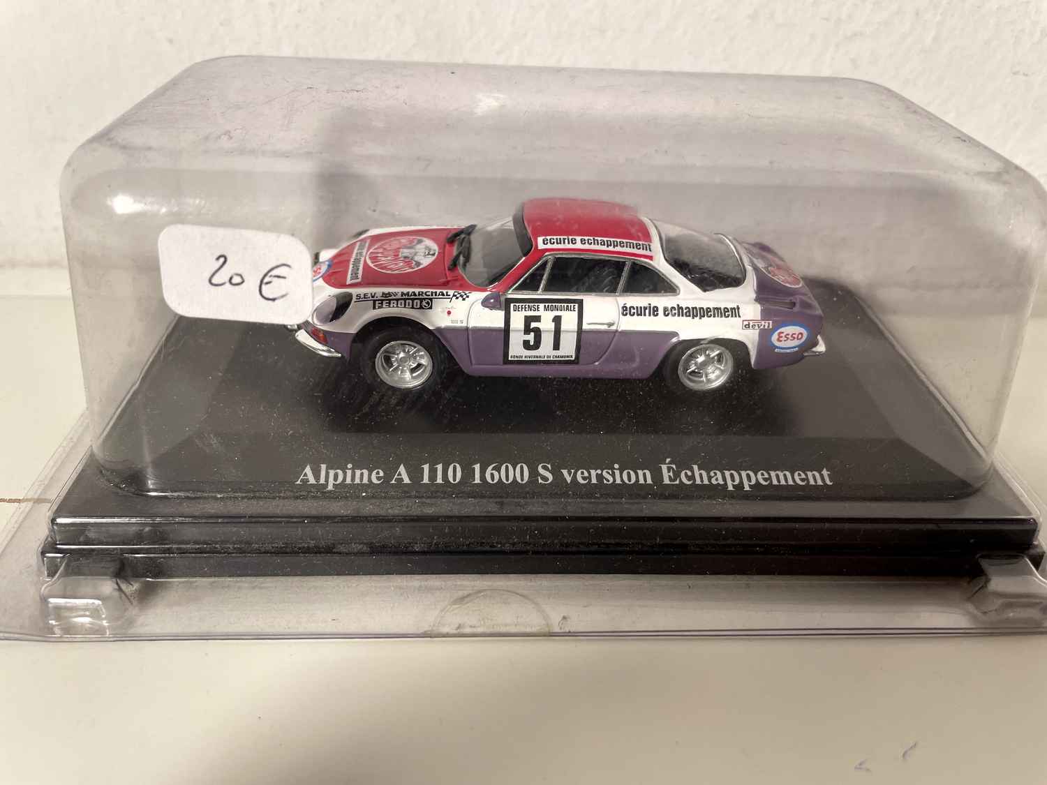 Renault Alpine A110 1600S version Echappement rouge - blanche - violette (numéro 51)