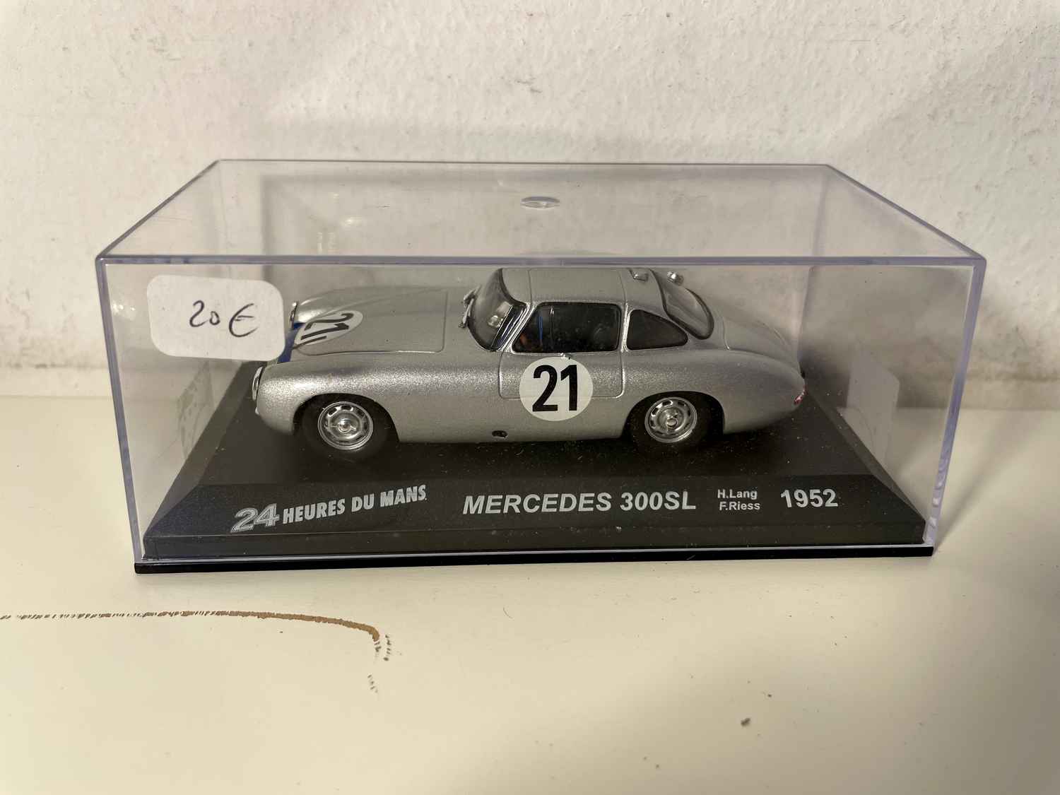 Mercedes 300SL grise numéro 21 (24 heures du Mans de 1952)