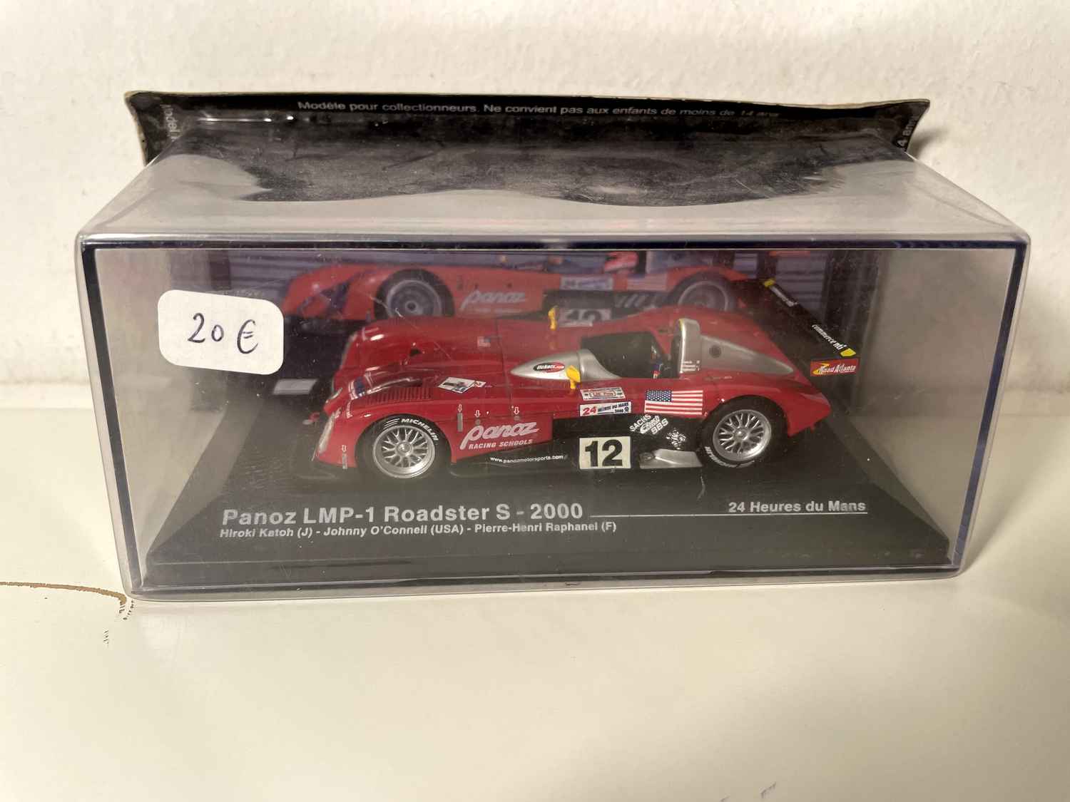 Panoz LMP-1 Roadster S rouge numéro 12 (24 heures du Mans de 2000)