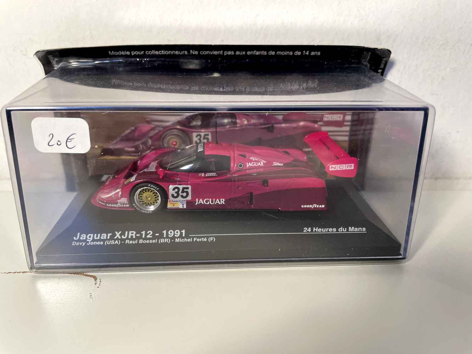 Jaguar XJR-12 rose foncée numéro 35 (24 heures du Mans)