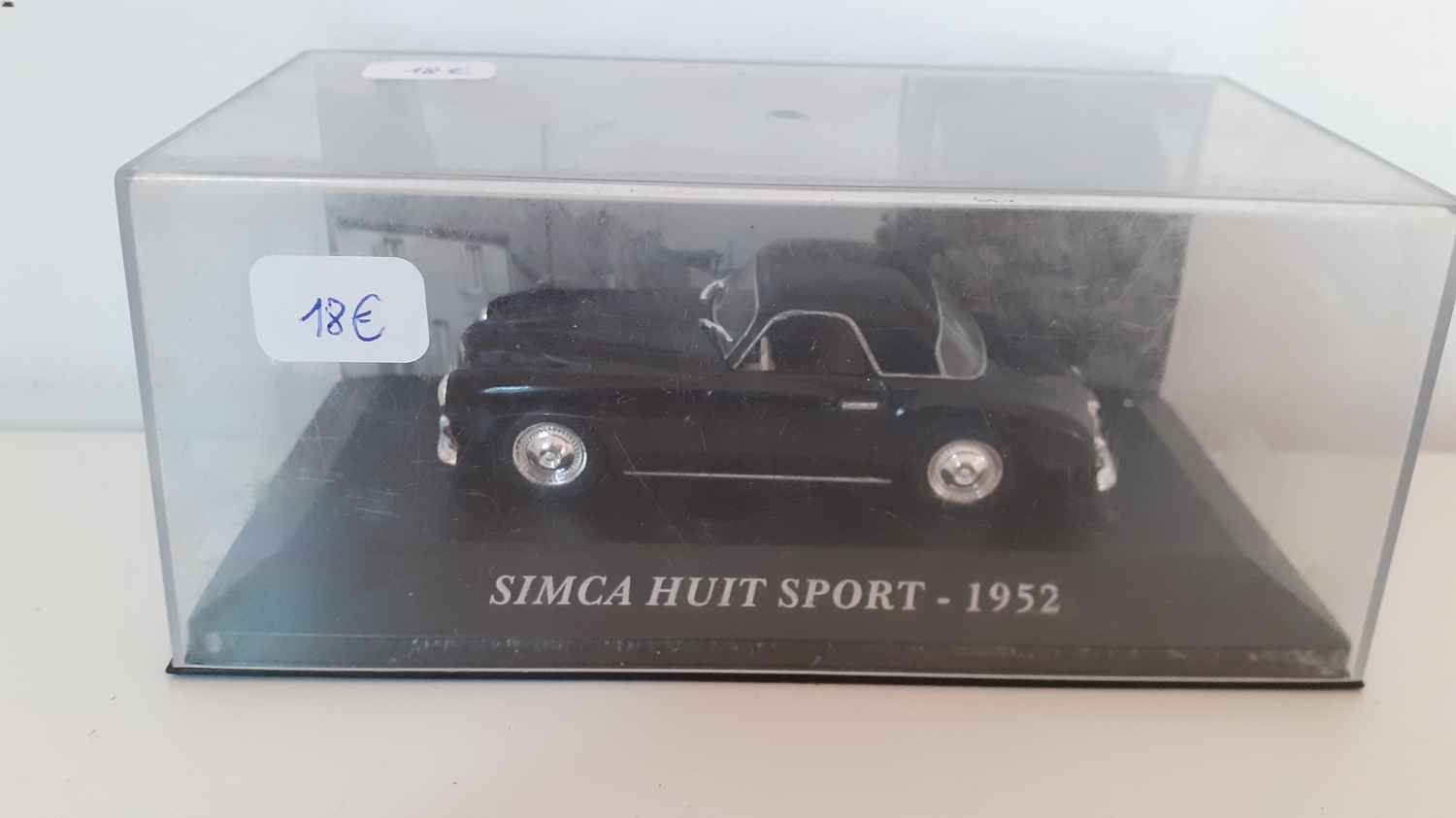 SIMCA 8 sport noire de 1952