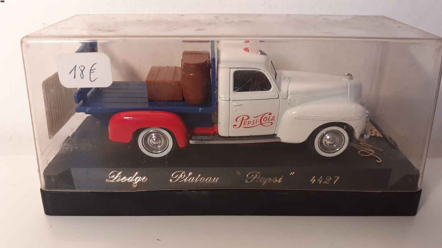 Dodge plateau PEPSI-COLA