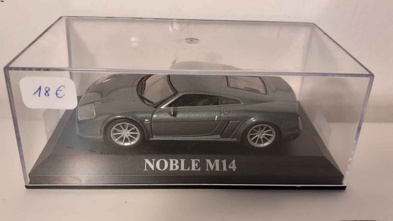 Noble M14 grise