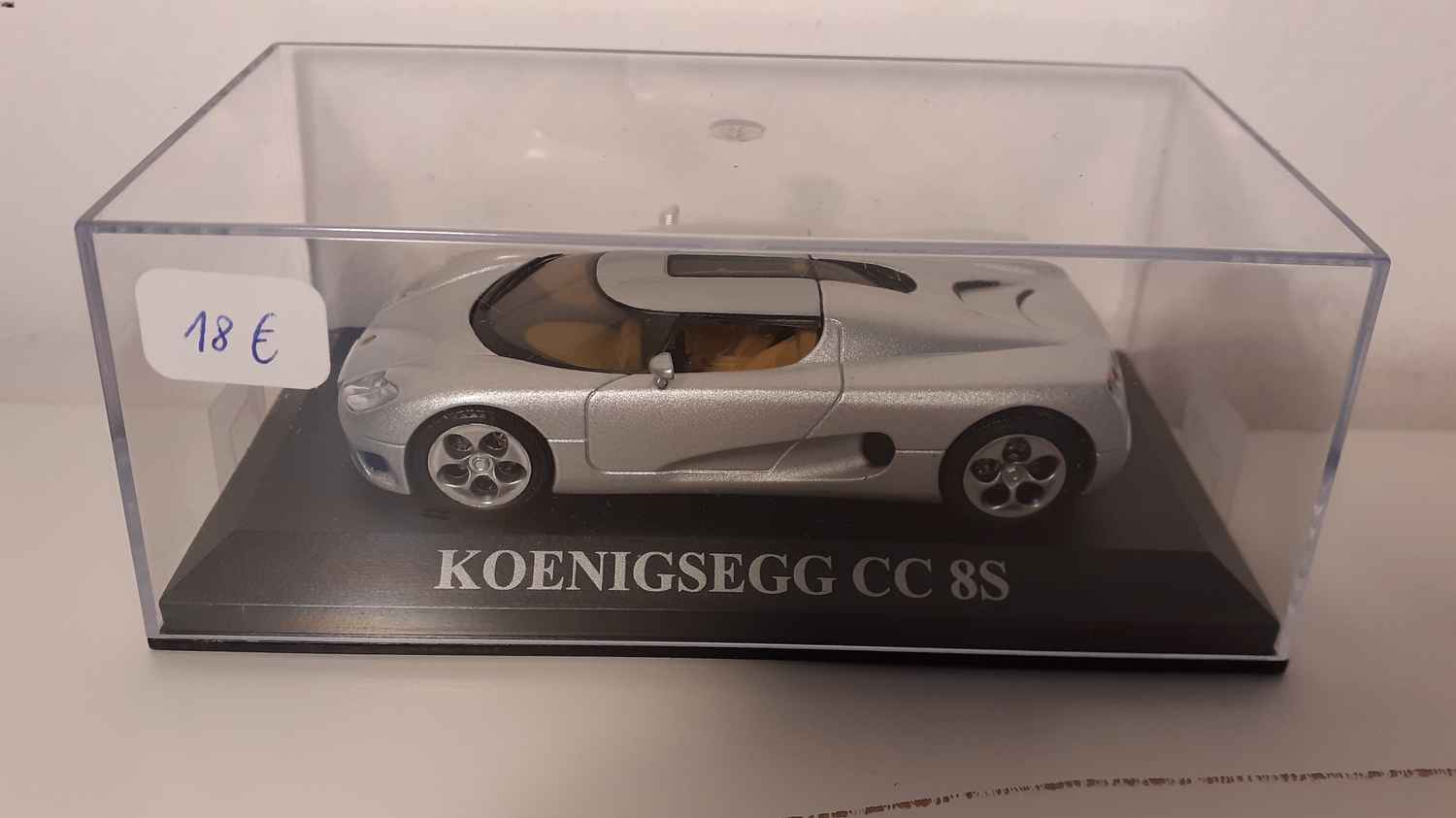 Koenigsegg CC 8S grise