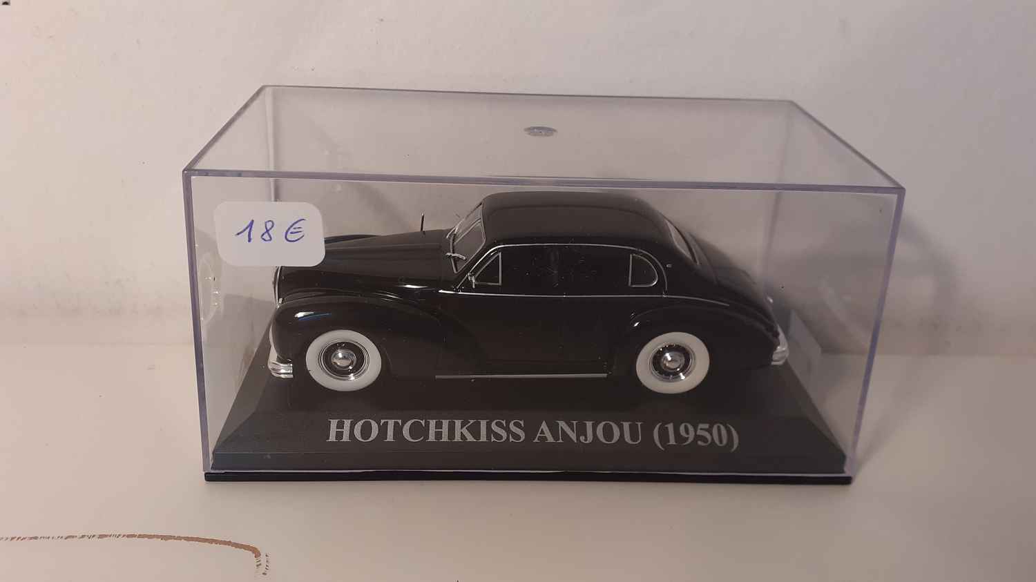 Hotchkiss Anjou noire de 1950 (sans image dans le fond de la boite)