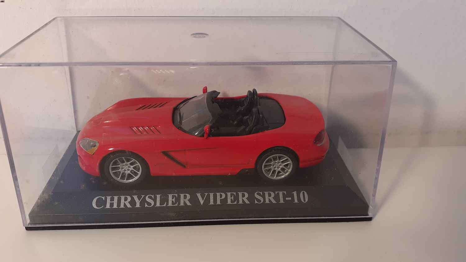 Chrysler Viper SRT-10 rouge