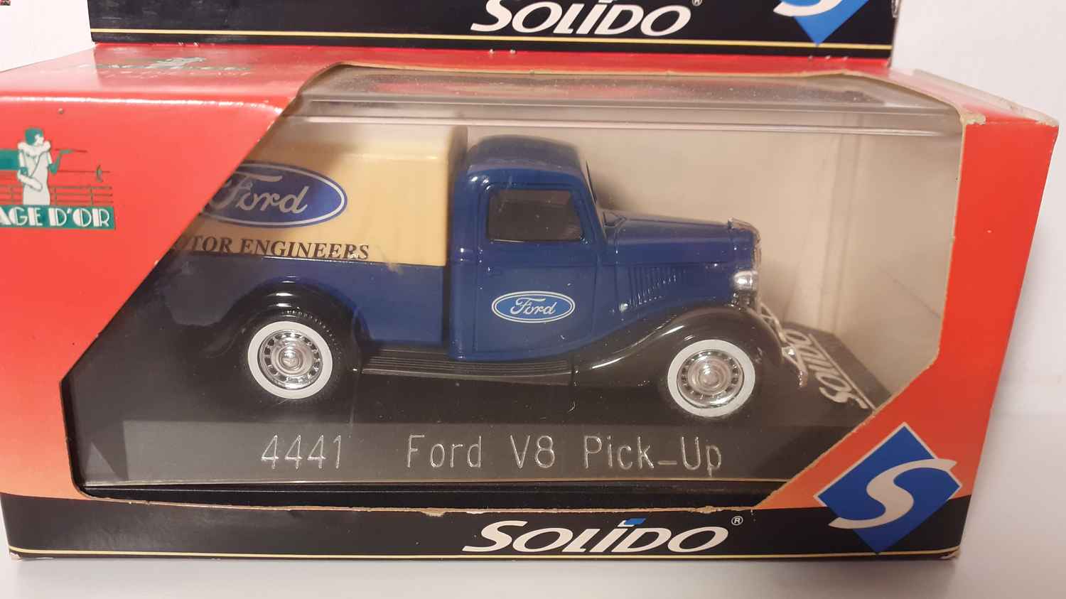 Ford V8 pick-up avec le logo "FORD" - motors engineers (boite carton orange)