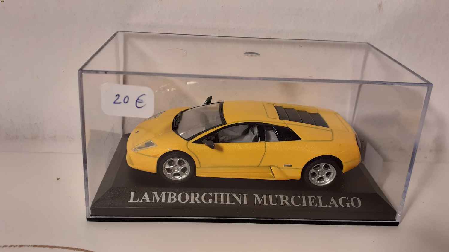 Lamborghini Murcielago jaune