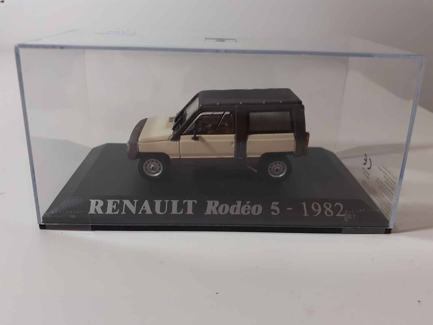 Renault Rodéo 5 beige et marron de 1982