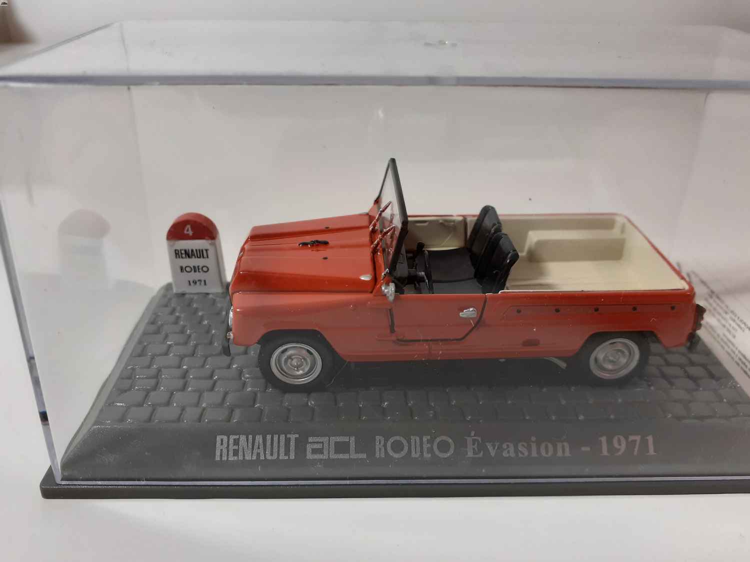 Renault ACL rodéo évasion rouge de 1971