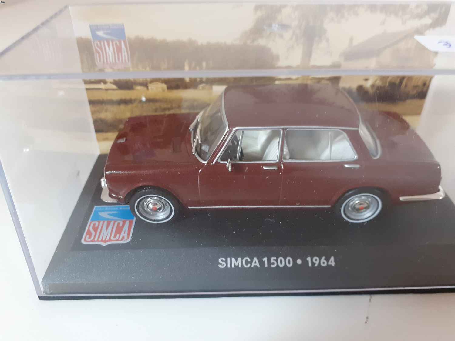 SIMCA 1500 bordeaux de 1964