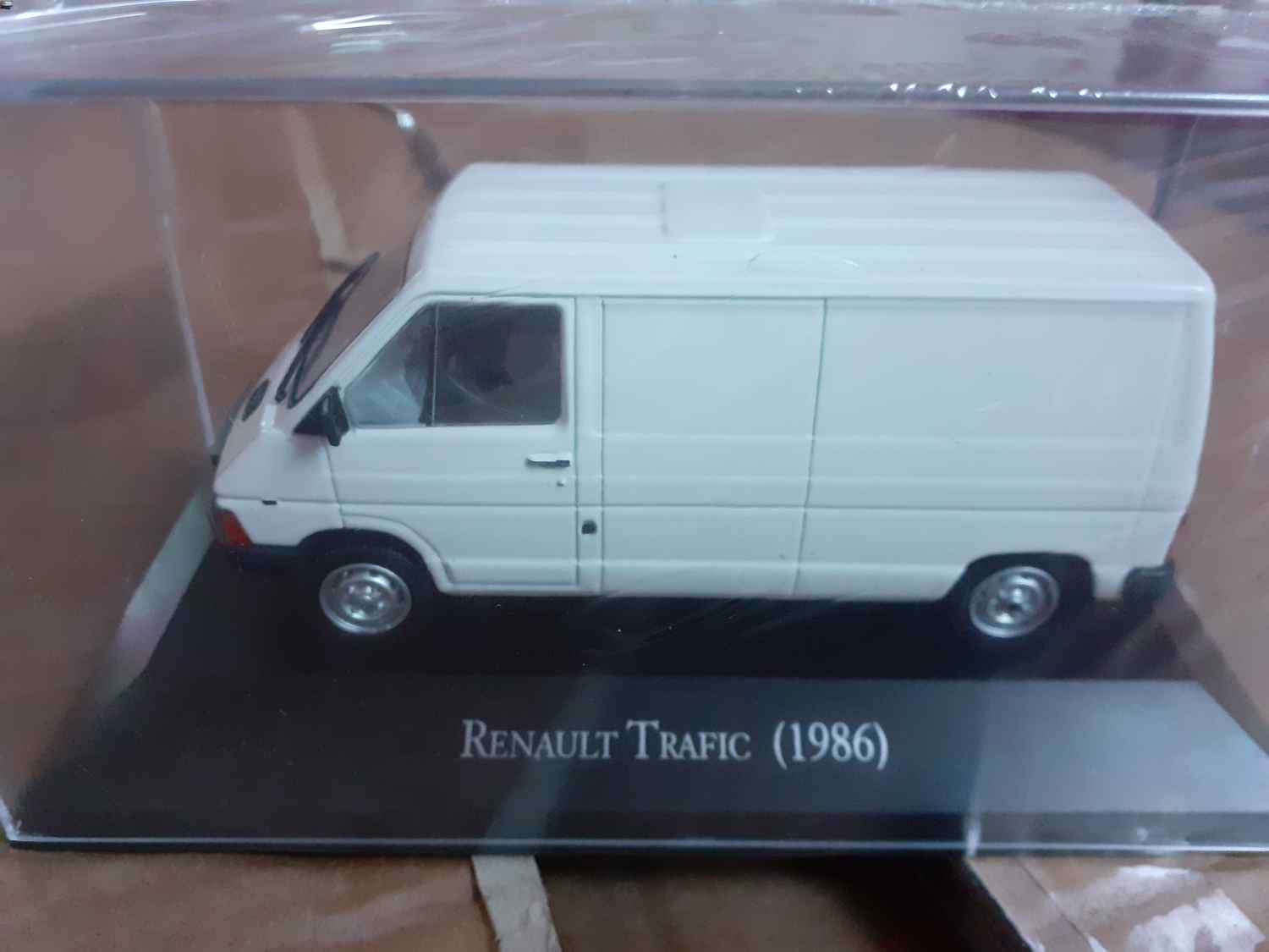 Renault Trafic blanc de 1986